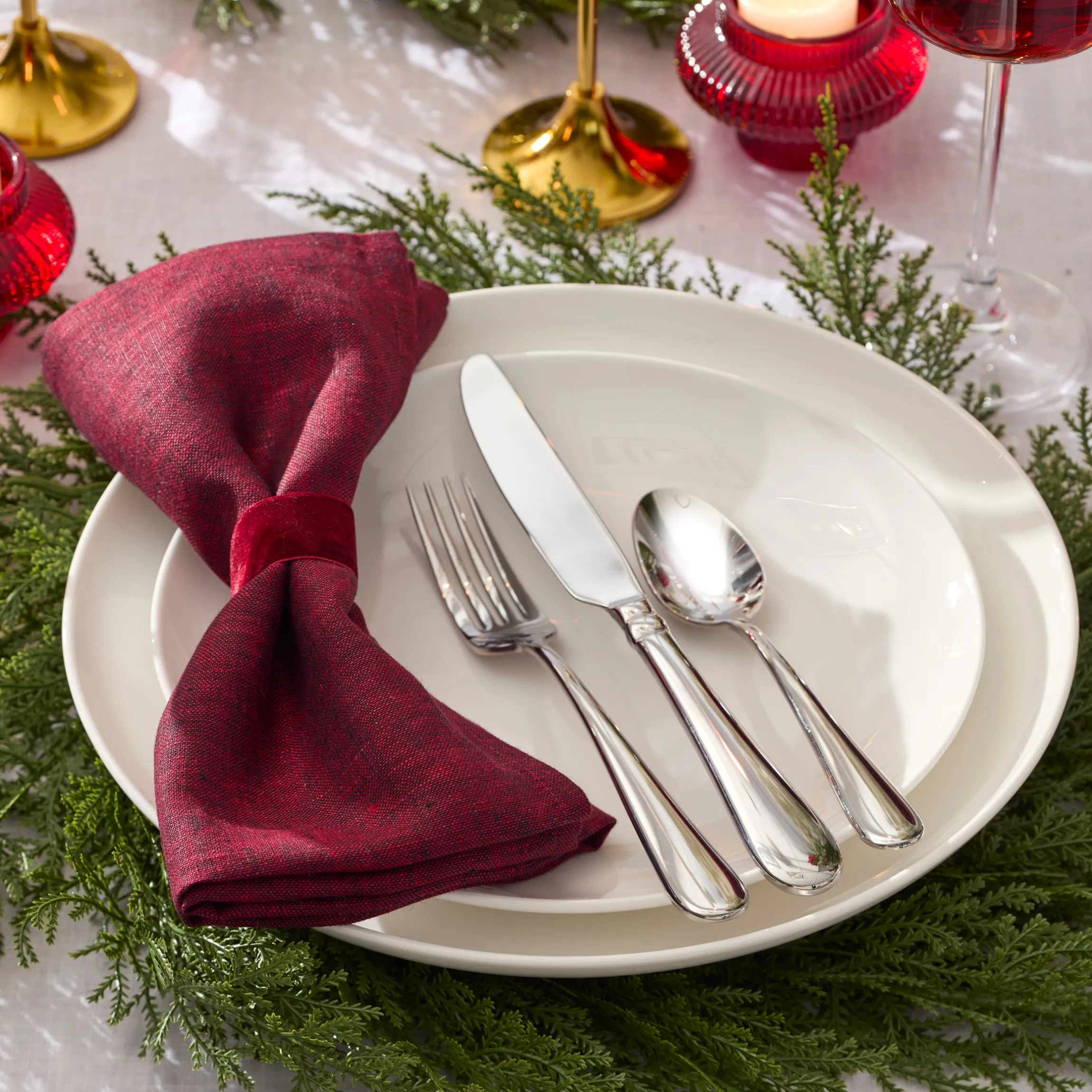 Studio 1414 Coupe 24-Piece Dinnerware Set