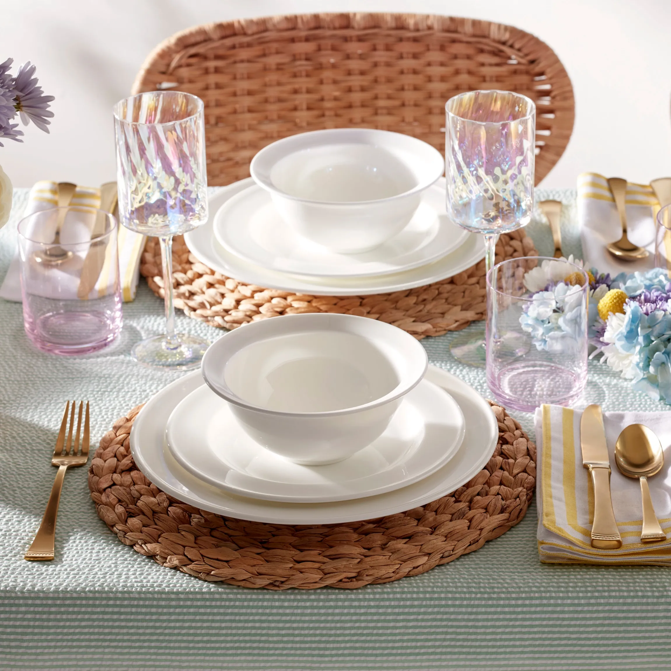 Studio 1414 Rimmed 16-Piece Dinnerware Set