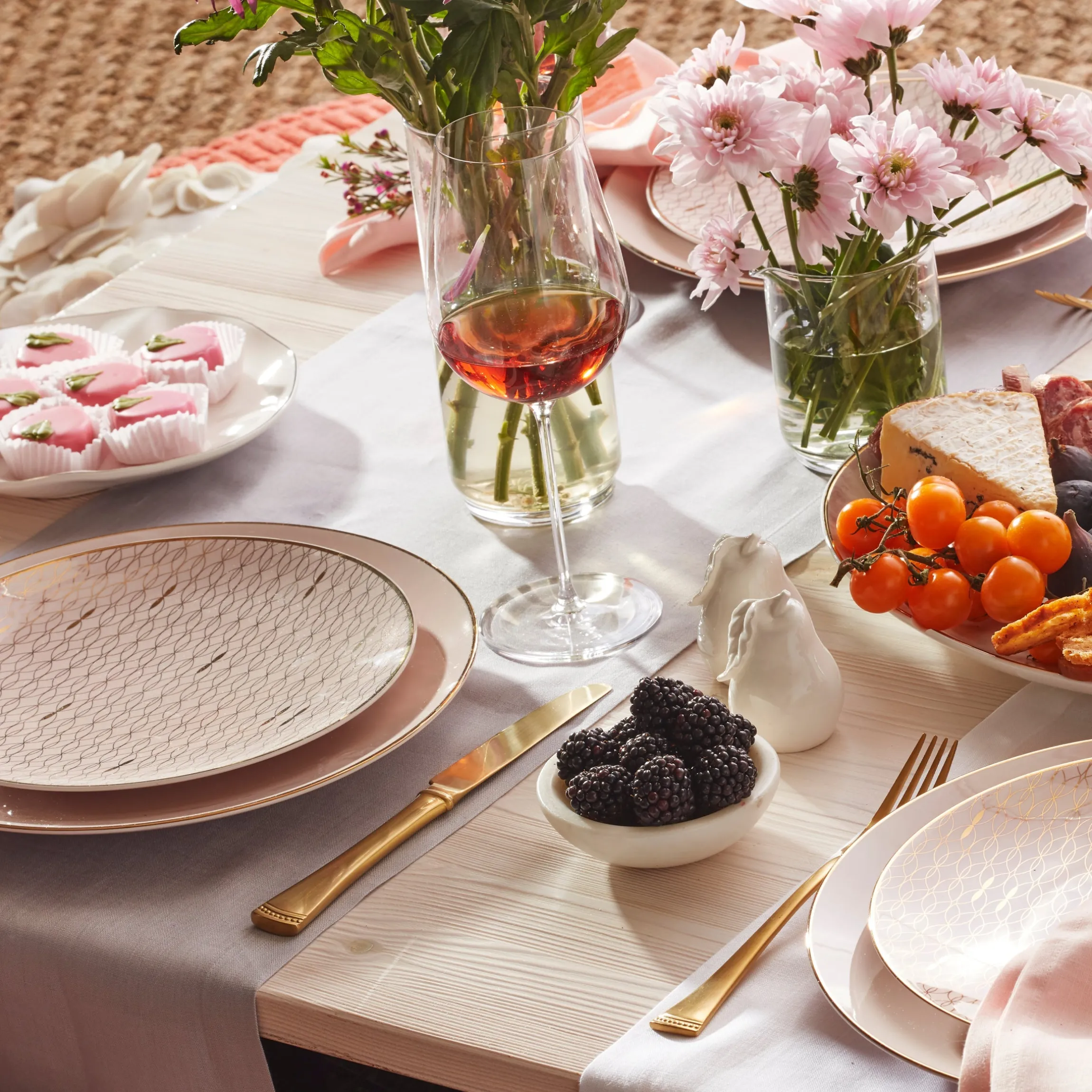 Trianna Blush 12-Piece Dinnerware Set