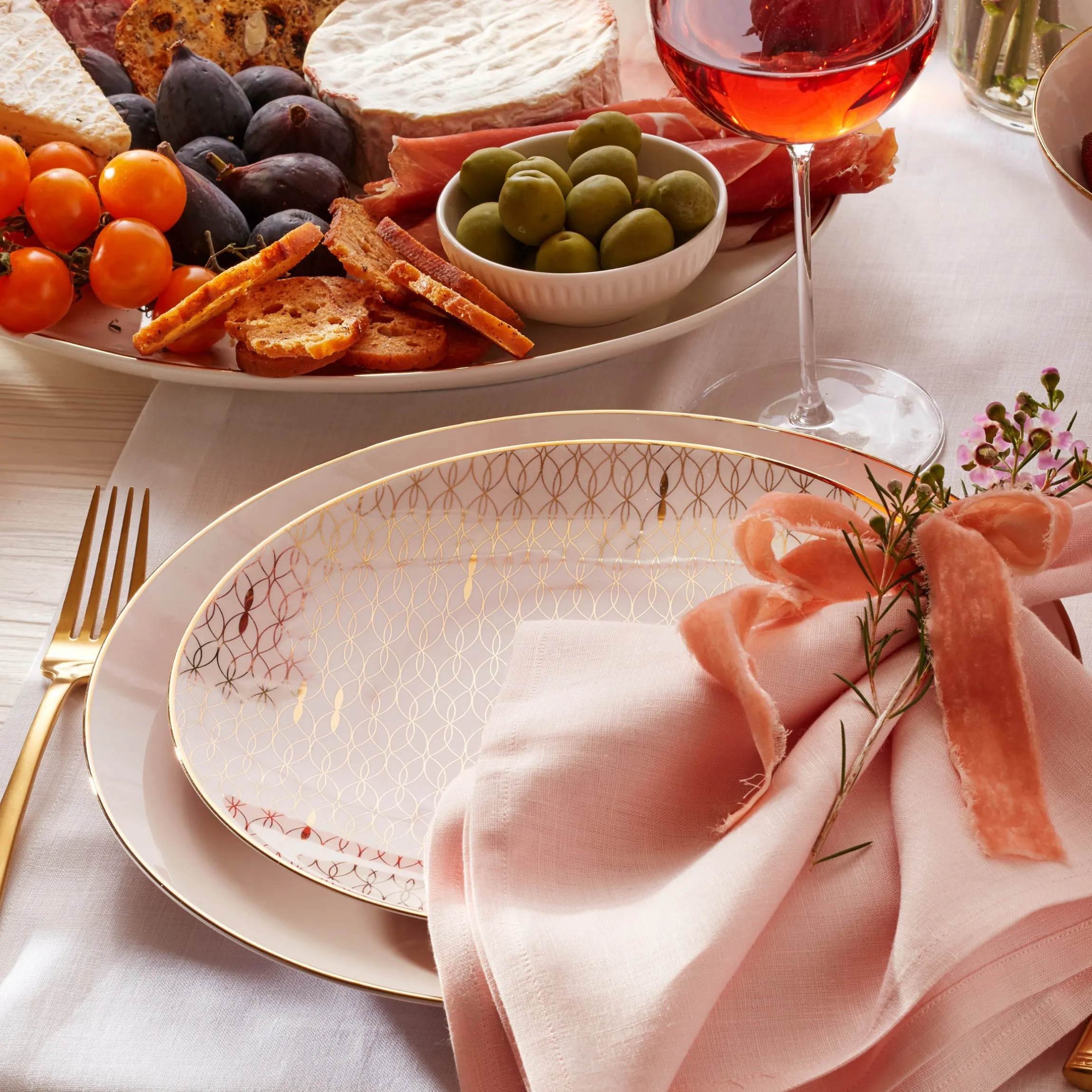 Trianna Blush 12-Piece Dinnerware Set
