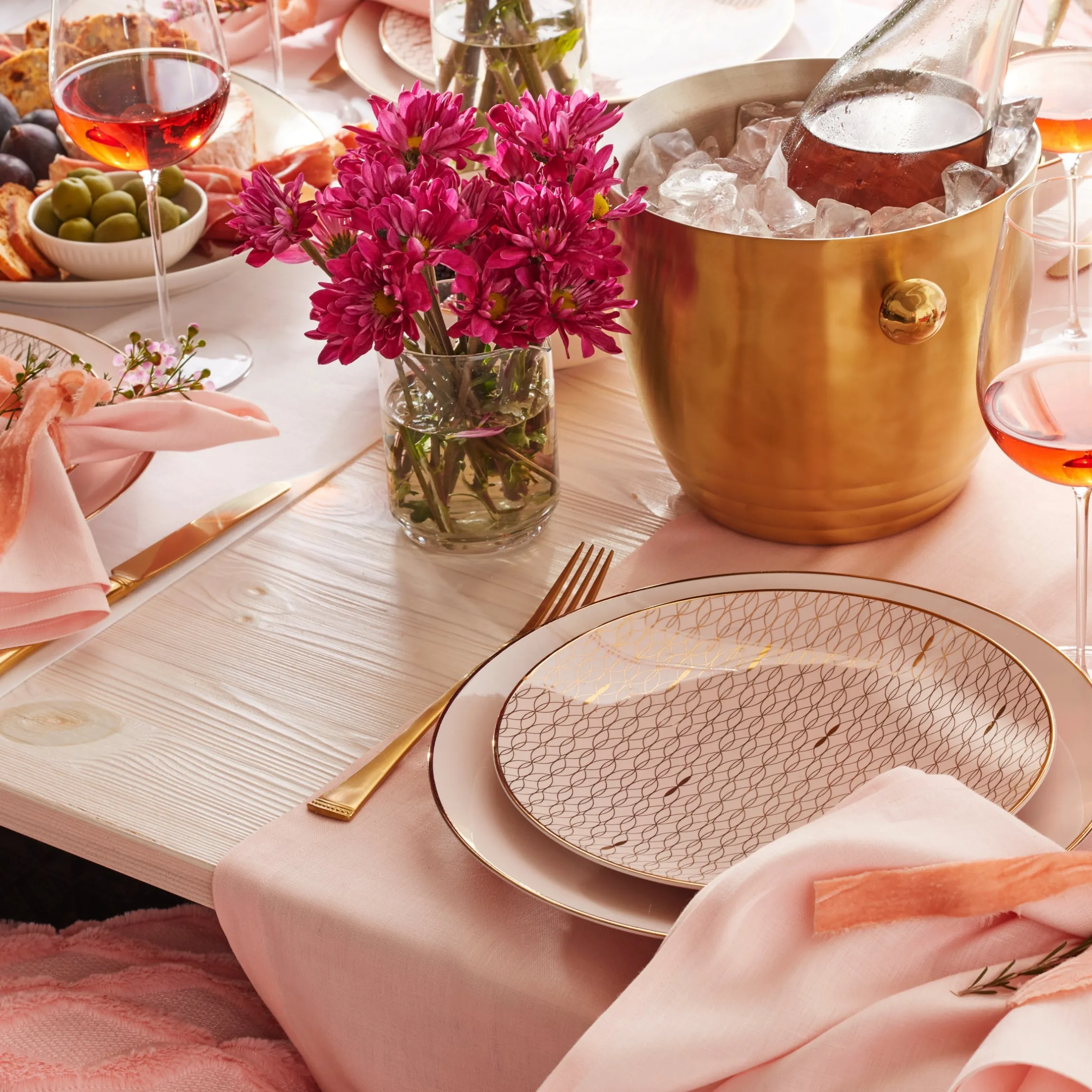 Trianna Blush 12-Piece Dinnerware Set