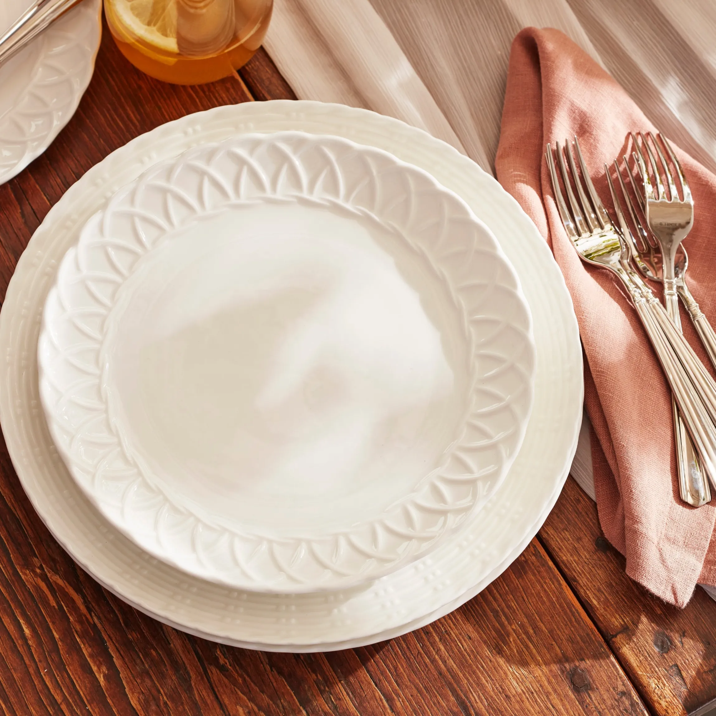 Wicker Creek 12-Piece Dinnerware Set