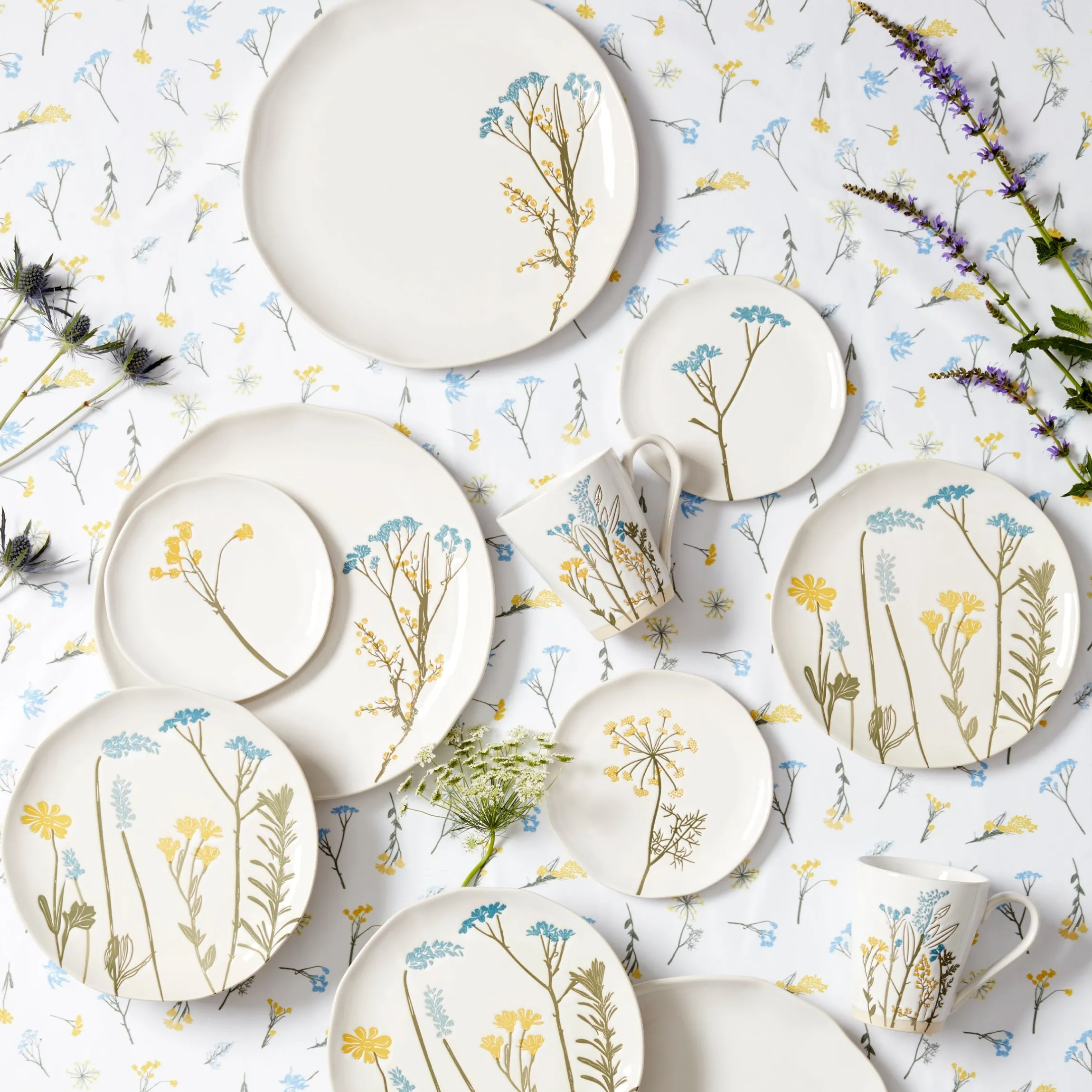Wildflowers 12-Piece Dinnerware Set