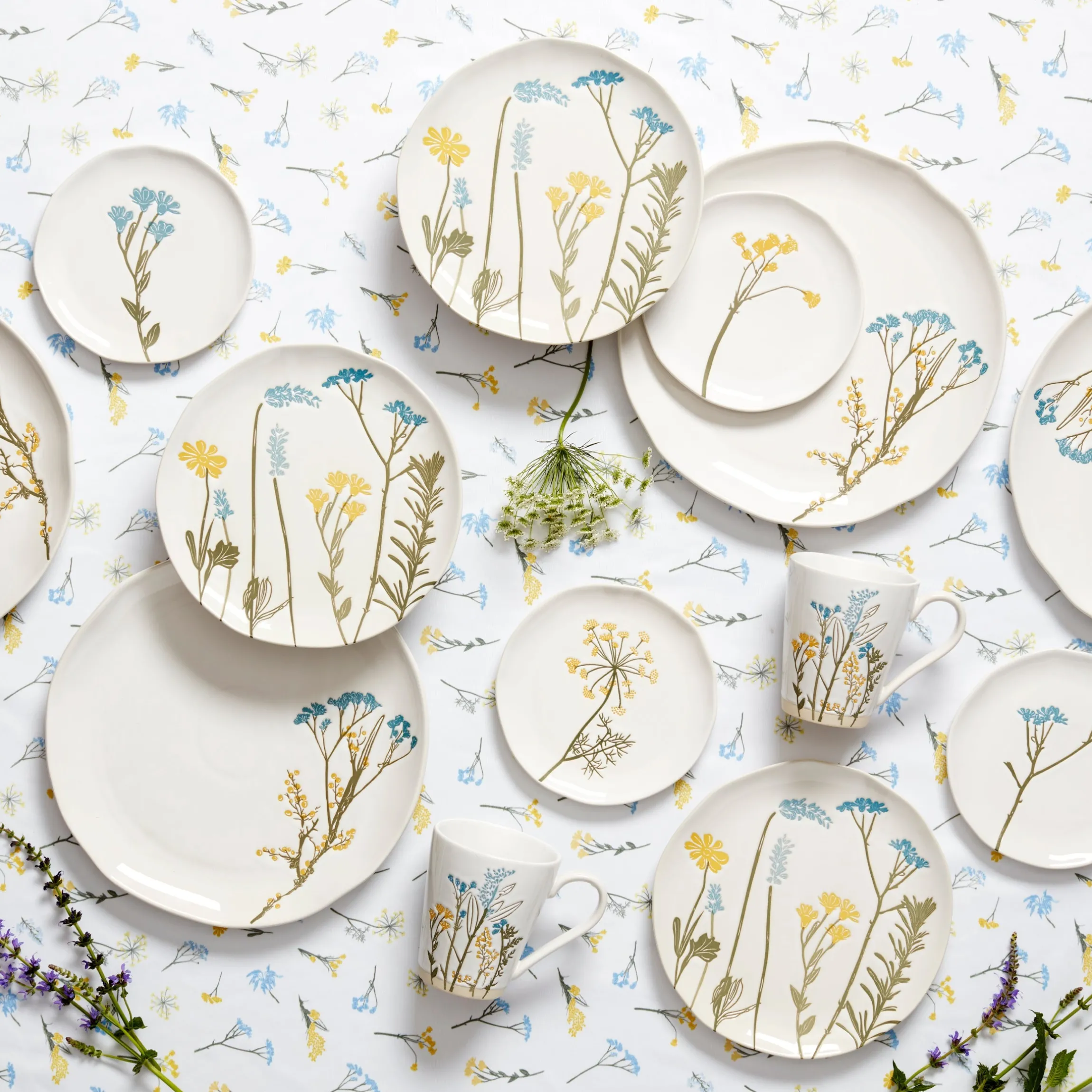 Wildflowers 16-Piece Dinnerware Set