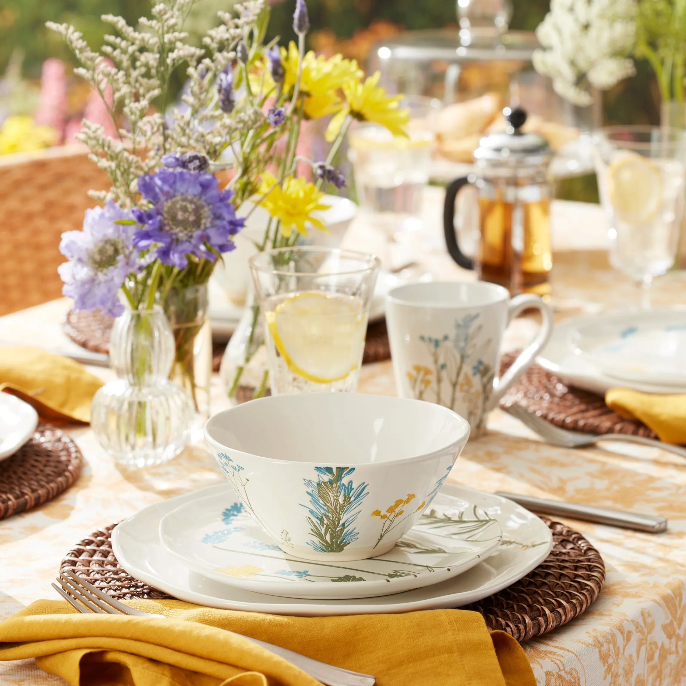 Wildflowers 16-Piece Dinnerware Set